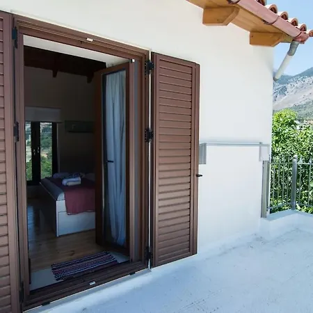 Villa Papa-Antonis Stone House Zarós Exterior foto
