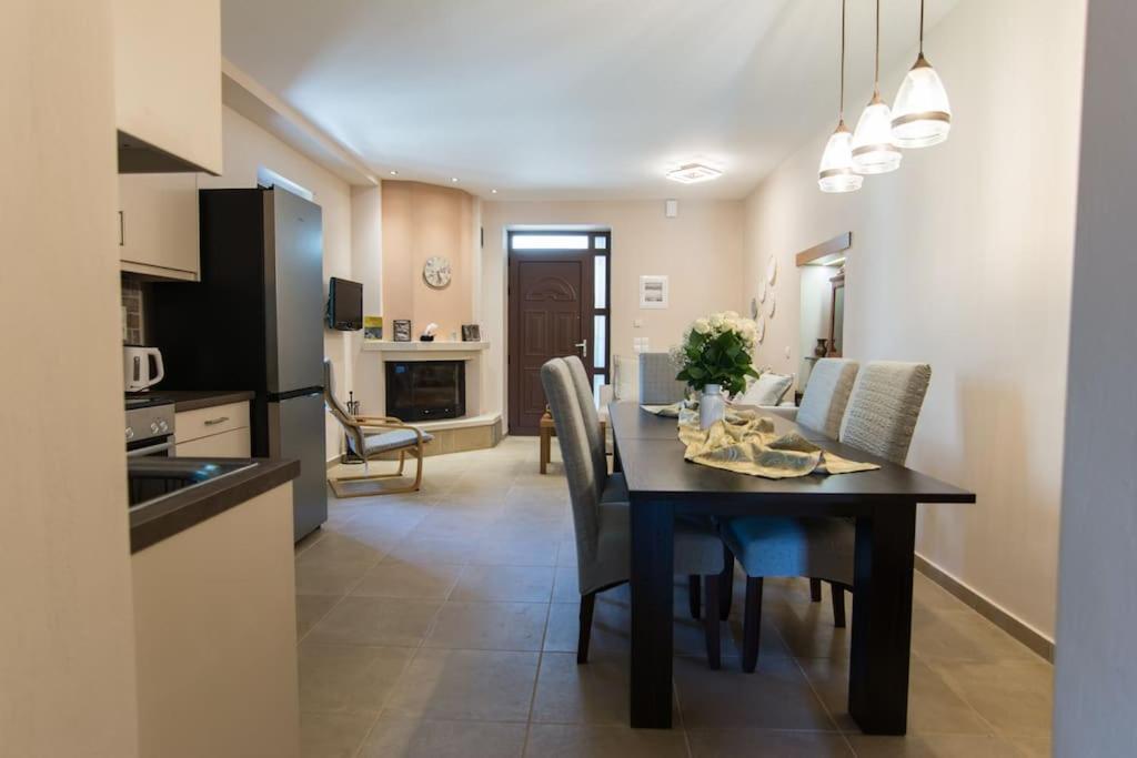 Papa-antonis Stone House Holiday home *
