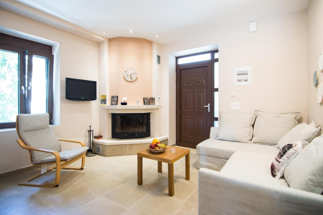 Holiday home Papa-antonis Stone House *