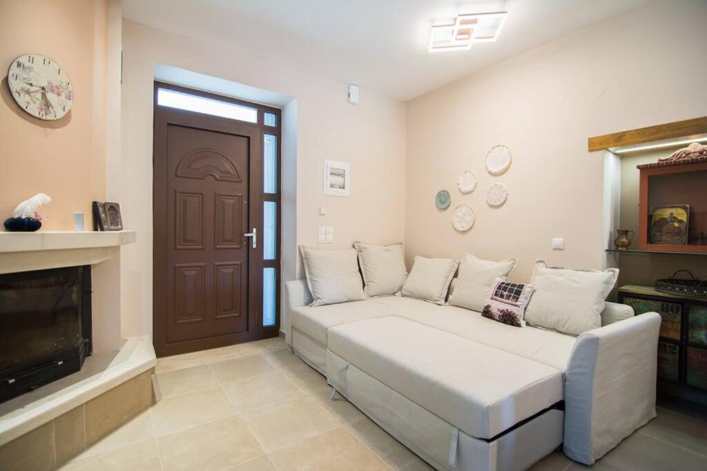 Papa-antonis Stone House Holiday home *